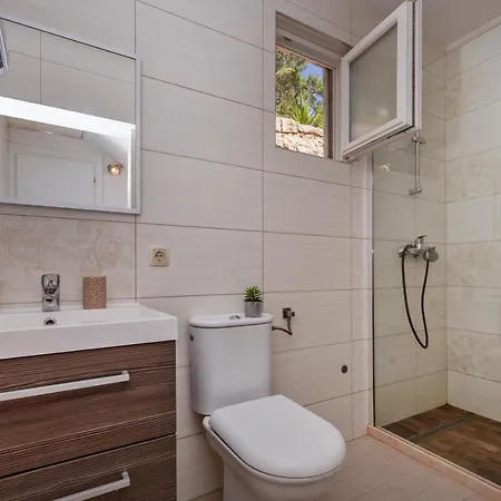 And Milos * Zaton (Dubrovnik-Neretva)