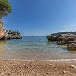 And Milos 아파트 자톤
