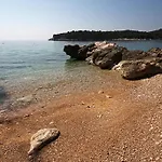 And Milos Daire