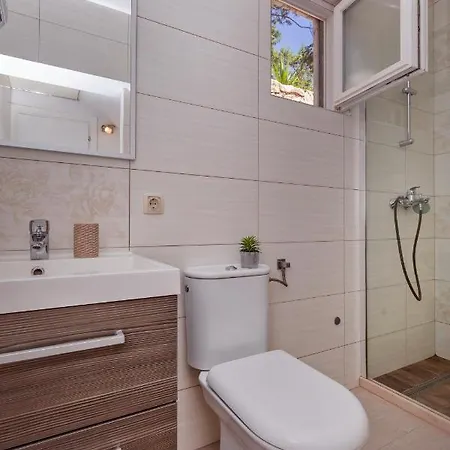 And Milos Апартаменты *