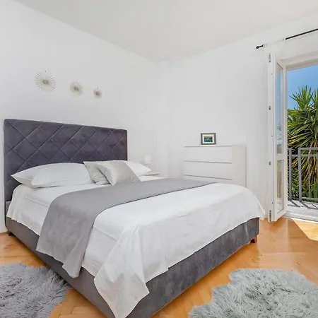 Апартаменты And Milos *