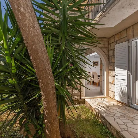 And Milos Apartment *
