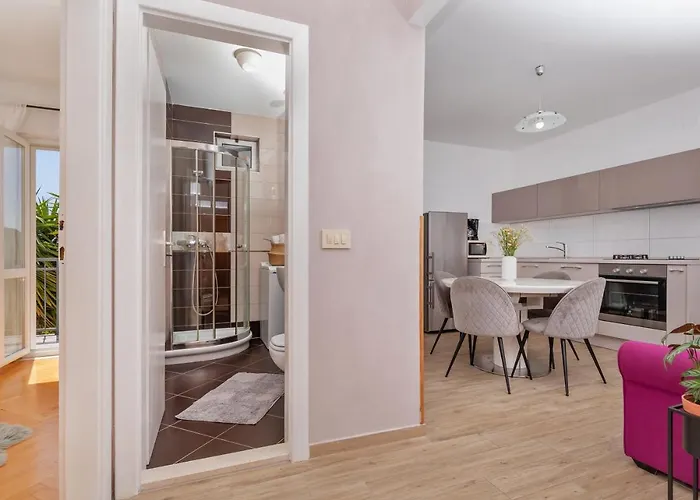 Apartman And Milos *