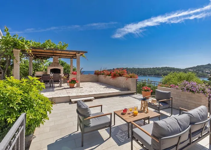 Apartament And Milos